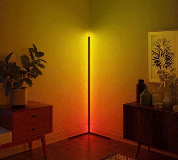 lampa_ambient_rgbic_tuya_w_dzialaniu